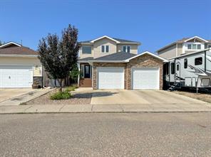 938 Manor Place , Redcliff