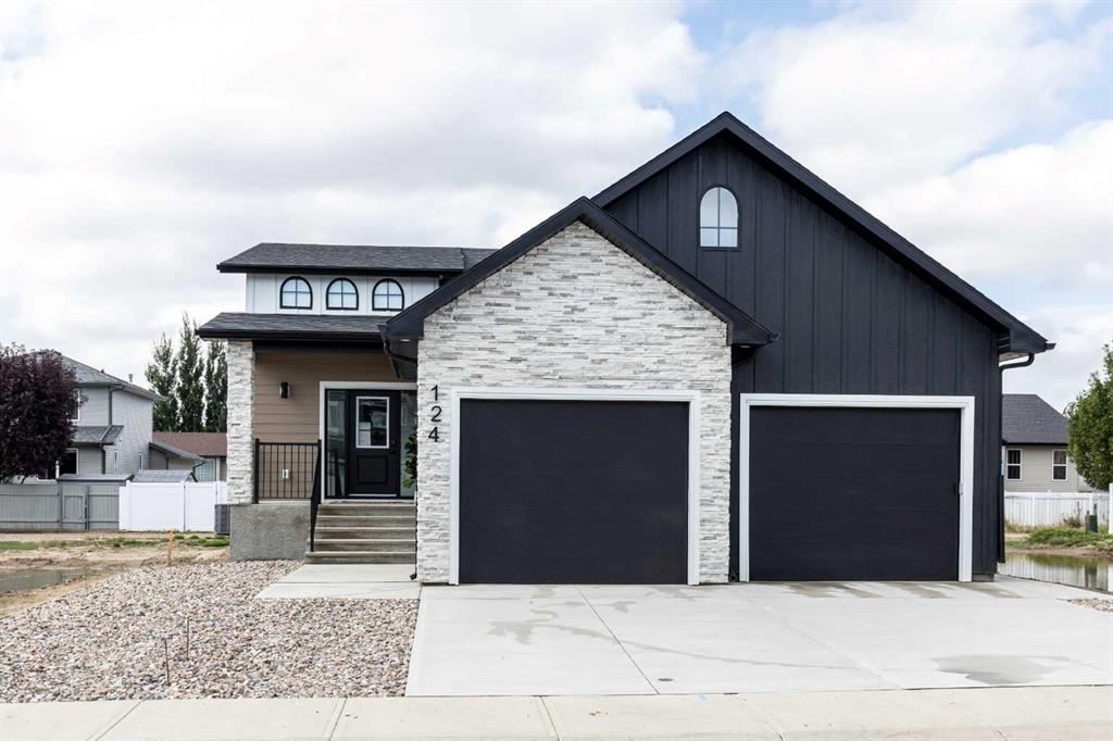 124 Hamptons Crescent SE, Medicine Hat