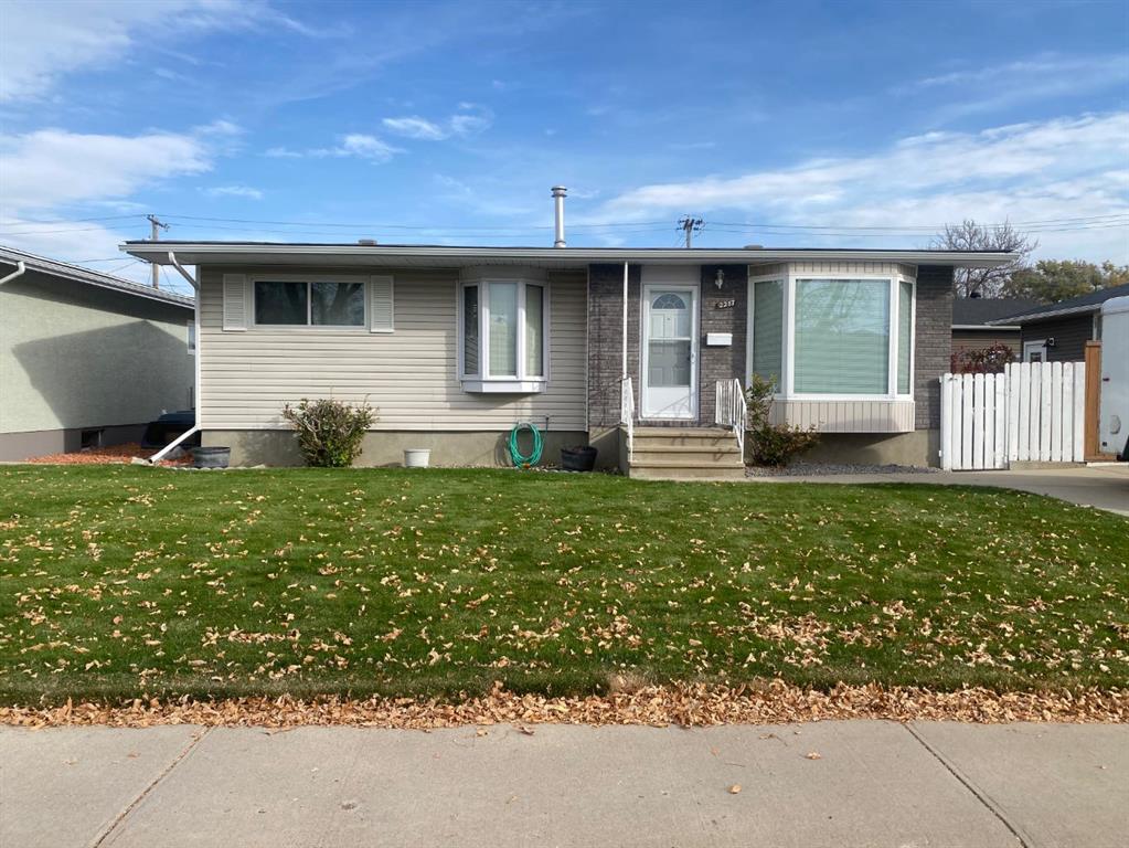 2287 20 Avenue SE, Medicine Hat