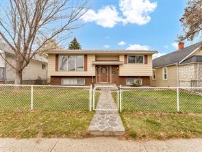 1060 Braemar Street SE, Medicine Hat